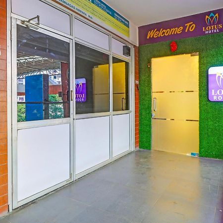 Hotel O Lotus Hotel Surat Luaran gambar