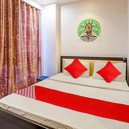 Hotel O Lotus Hotel Surat Luaran gambar