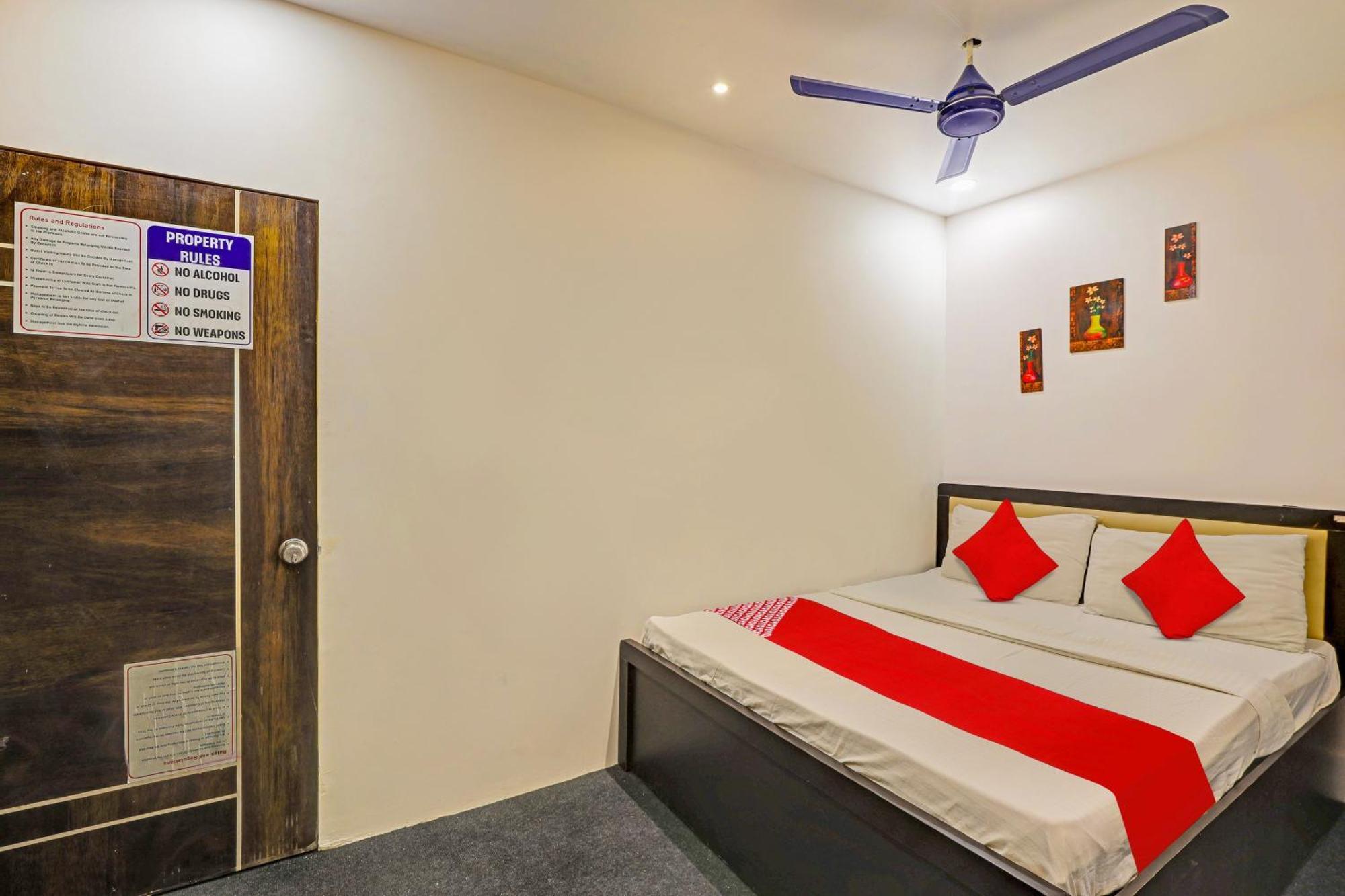 Hotel O Lotus Hotel Surat Luaran gambar