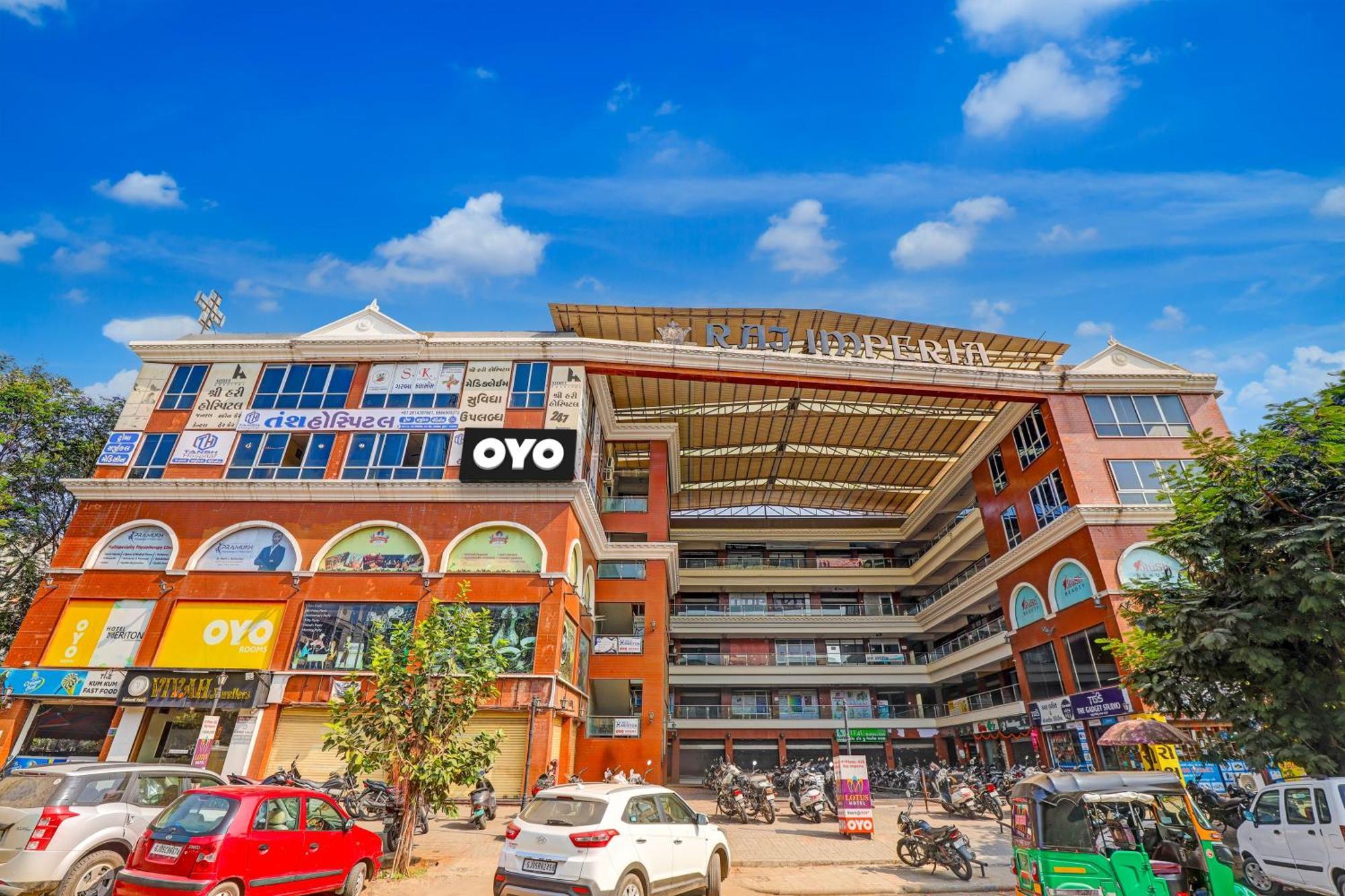 Hotel O Lotus Hotel Surat Luaran gambar