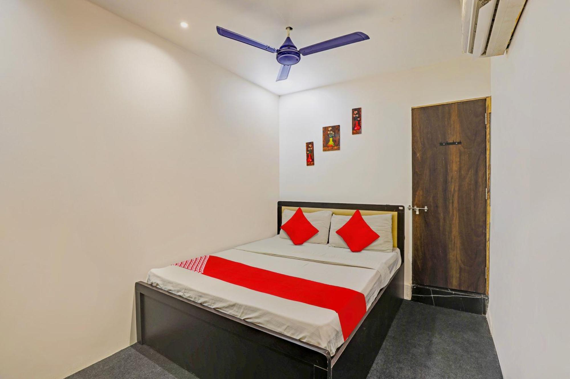 Hotel O Lotus Hotel Surat Luaran gambar