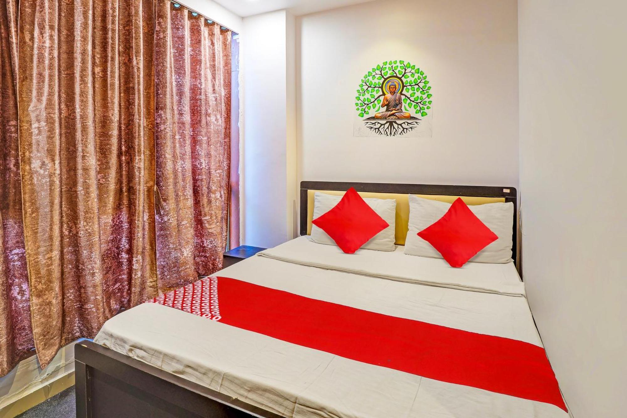 Hotel O Lotus Hotel Surat Luaran gambar